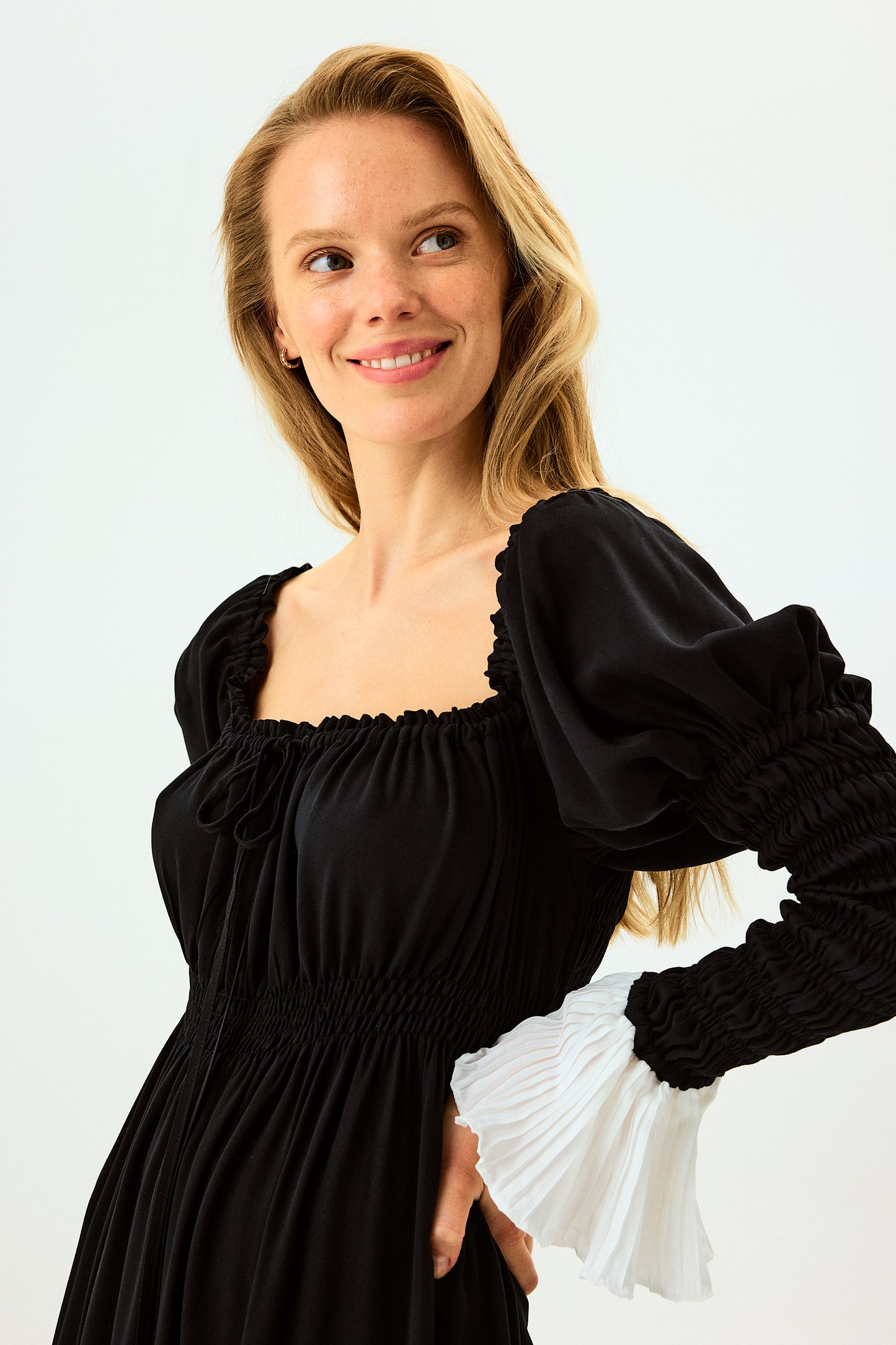 Асиметрична сукня Juliette у чорному