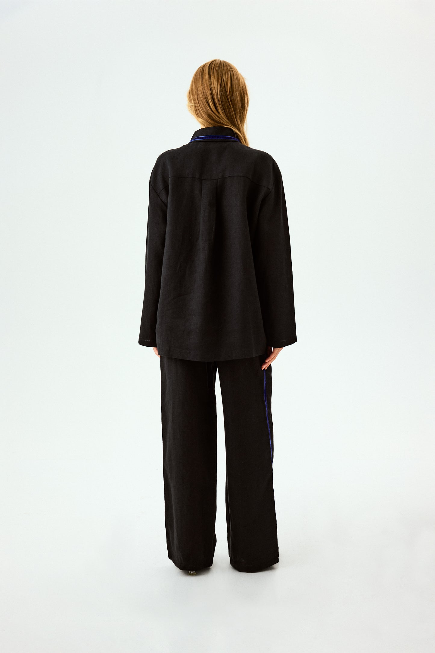 Льняна сорочка Paros унісекс у чорному