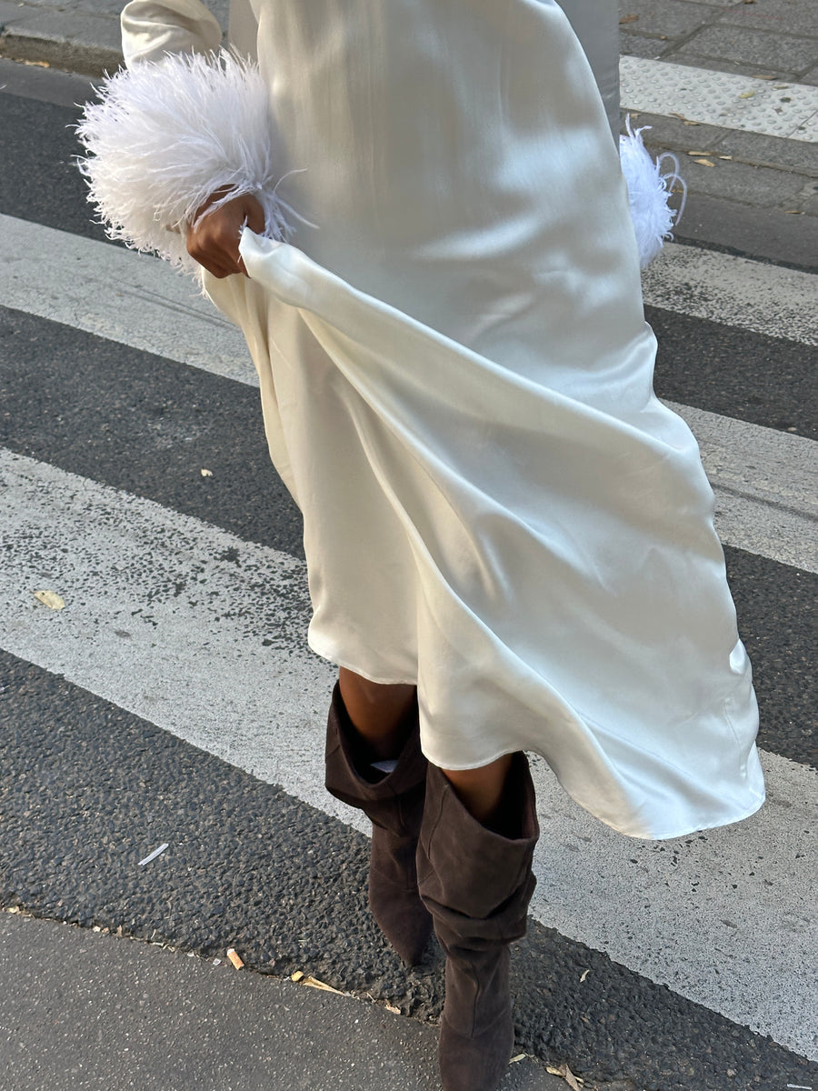 Сукня Максі Suzi зі Знімним Пір'ям у Білому