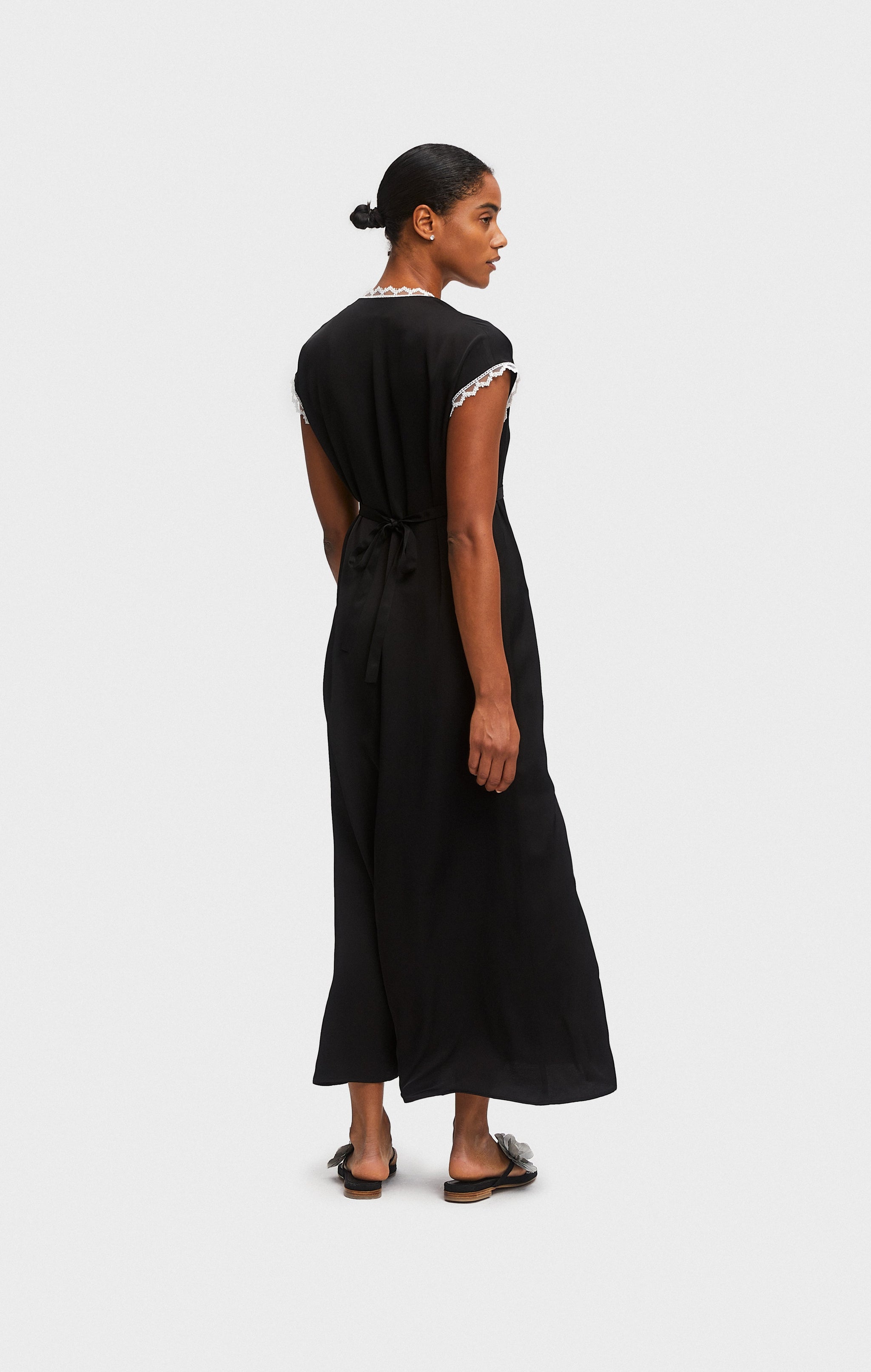 Атласна Сукня The Genus Rosa у Чорному